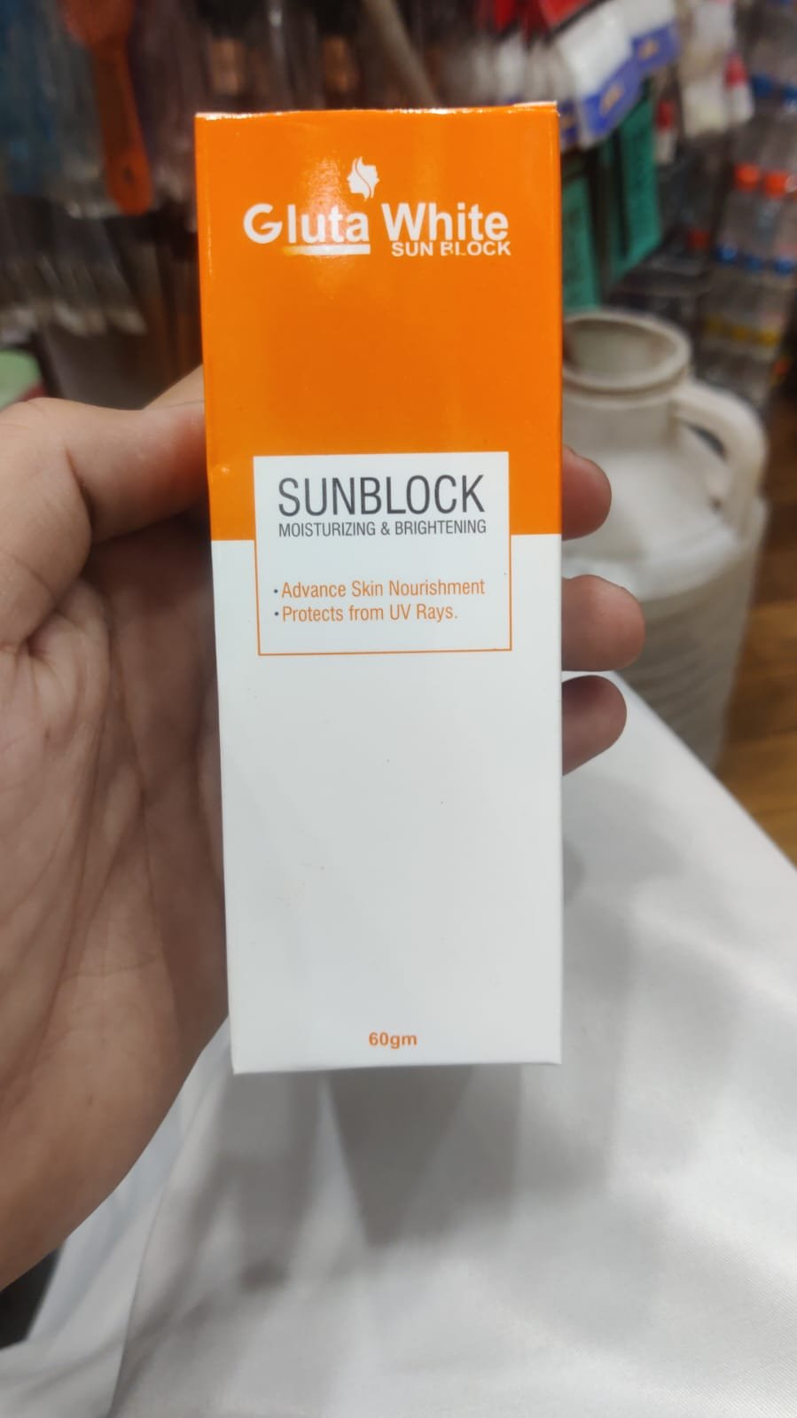Gluta White Sunblock – Whitening & UV Protection Sunscreen For All Skin Types - Image 5